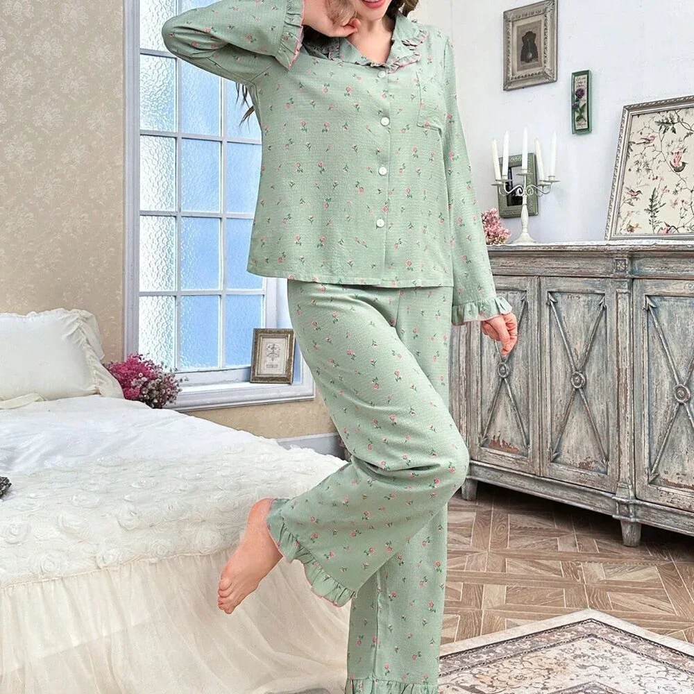 Green Romantic Women's Ditsy Floral Pajama Set